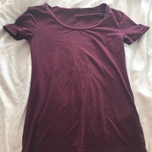 maroon t shirt (not branded)